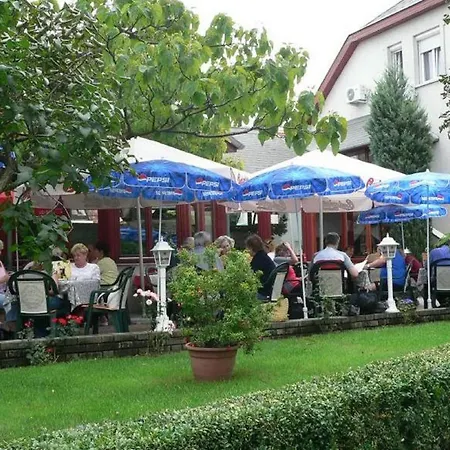 Han Polgarmester Etterem Es Panzio