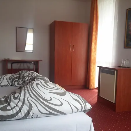 Polgarmester Etterem Es Panzio Fertőszéplak